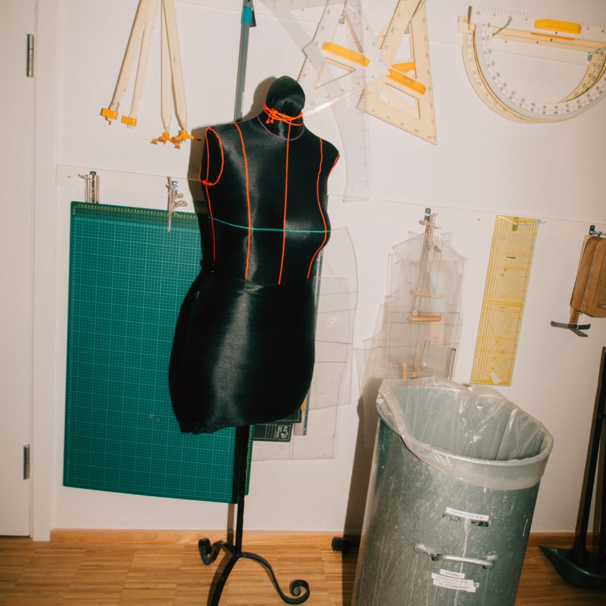 Gine uden tøj på sykursus