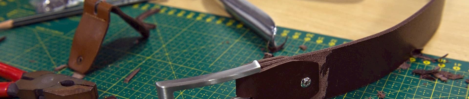 Læderbælte lavet på kursus i små ting i læder | FOF Aarhus