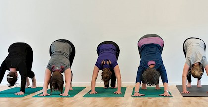 Kursus i mindful yoga, underviser Laila Elisabeth Møller-Rasmussen ved FOF Aarhus