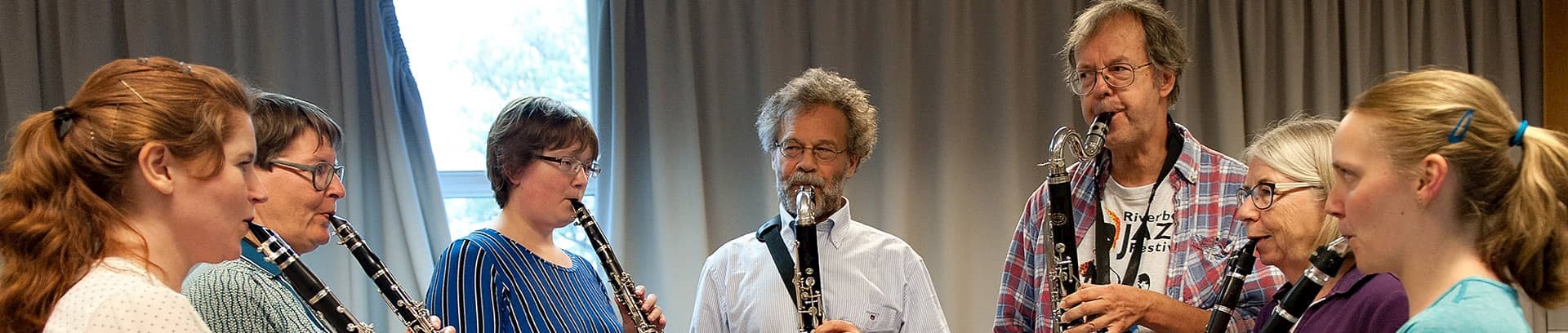 Kursister og underviser Harry Arvidsen i midten, på klarinetkursus ved FOF Aarhus