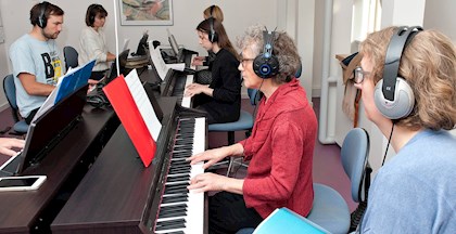 Undervisning i klaver hos FOF Aarhus 