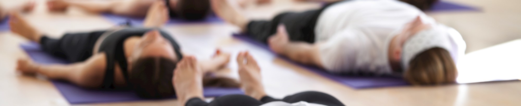 Yoga smidighed afspænding yogastilart ro styrke