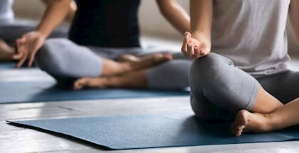 Yoga smidighed afspænding yogastilart ro styrke