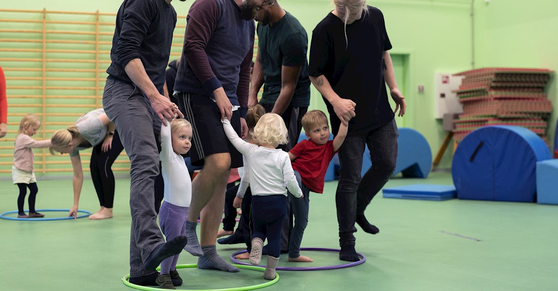 Voksen barn gymnastik hos FOF København