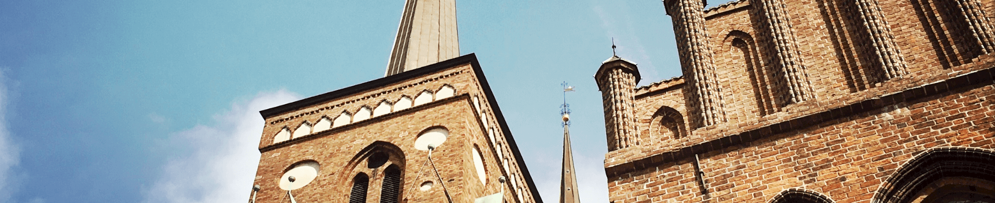 Oplev Roskilde Domkirke i børnehøjde på vores rundtur for børn og voksne. 