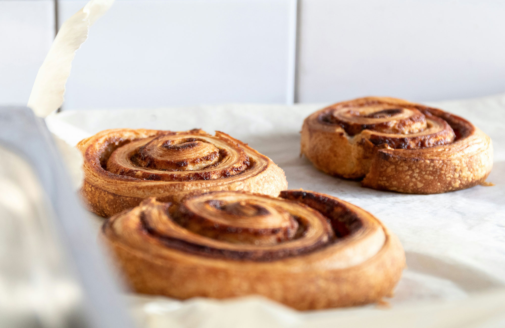 Lær at bage kanelstang, borgmesterstang, burgerboller og meget mere med blødbrødsdej