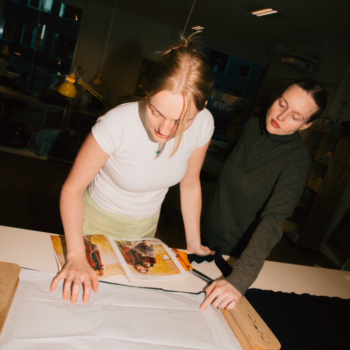 Unge kvinder til syundervisning