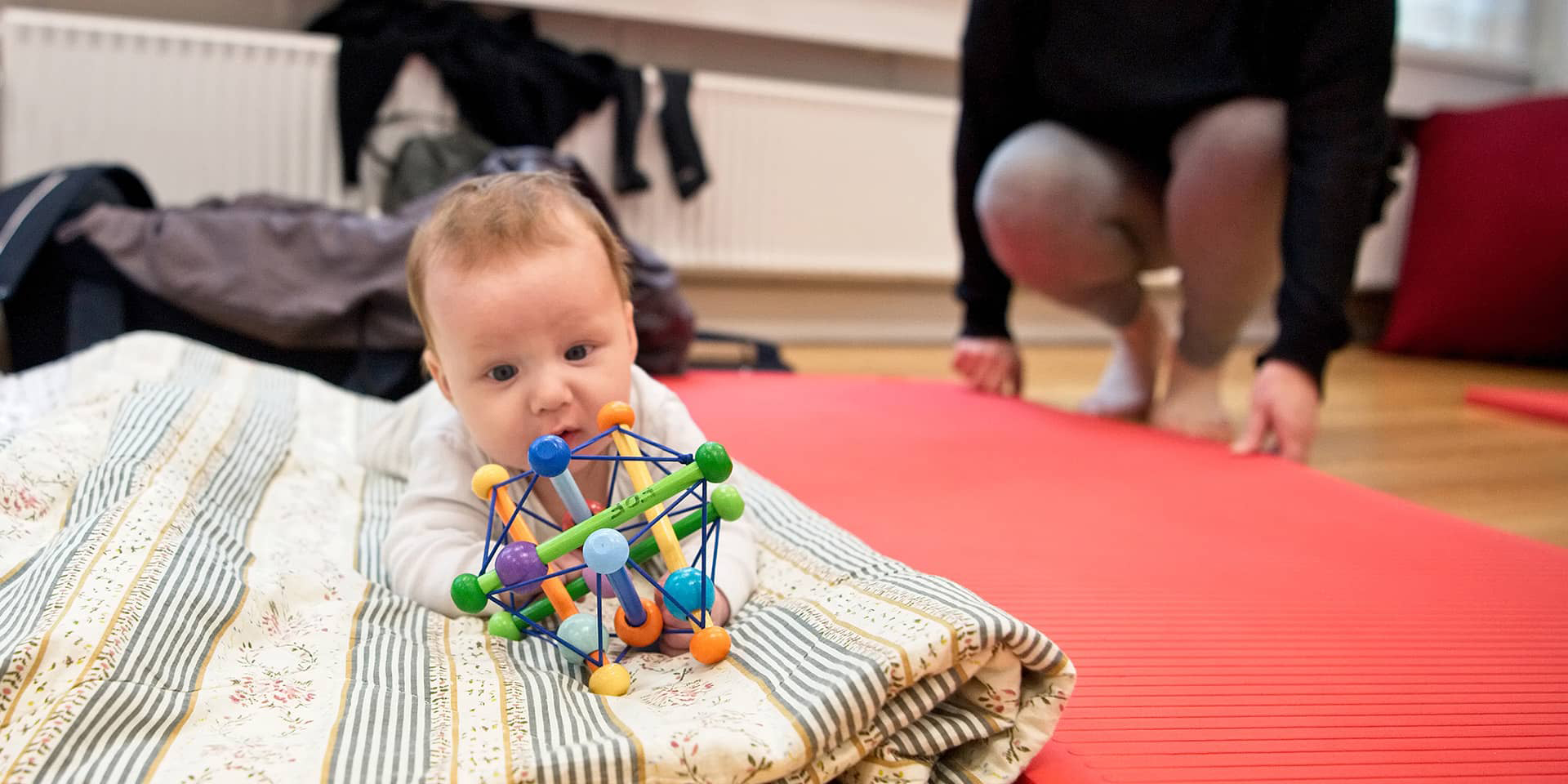 Mødre og babyer til efterfødselstræning i FOF Aarhus